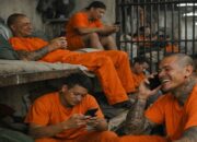 Jeruji Cuma Pajangan? Napi Bebas Main HP di Lapas Narkotika