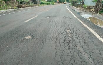 Baru Diaspal, Jalan APBN Rp7,6 Miliar di Barru Sudah Rusak