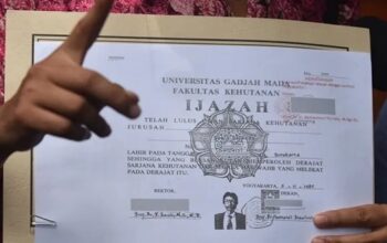 Uji Keaslian Resmi Bergulir, Salinan Ijazah Jokowi Dipublikasikan Tanpa Sensor