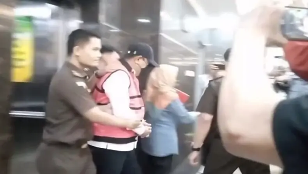 Kejati Sulsel Tahan Mantan Pj Gubernur dan Empat Tersangka Kasus Korupsi Bibit Nanas