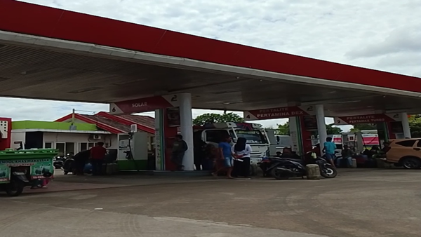 SPBU Dikepung Jerigen, Warga Menjerit! Solar Subsidi Diduga Disikat