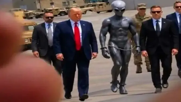 Trump Mendadak Posting Bareng “Alien”, Warganet: Ini Serius atau Editan?