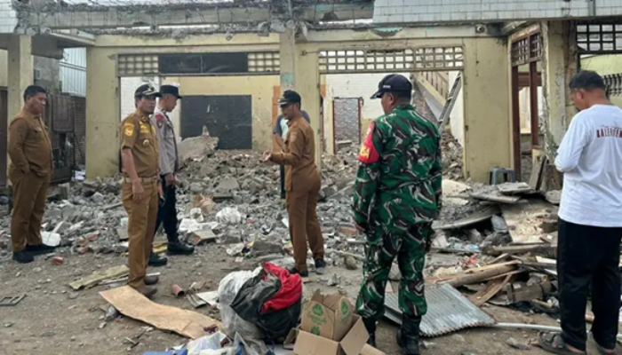 Ekonomi Kerakyatan di Ujung Tanduk, Ritel Diduga Ilegal Kuasai Barembeng