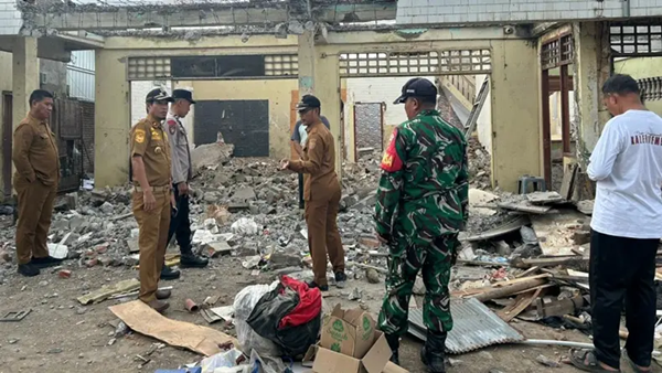 Ekonomi Kerakyatan di Ujung Tanduk, Ritel Diduga Ilegal Kuasai Barembeng