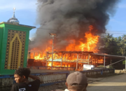 Kebakaran Hebat di Sabbangparu Wajo, Dua Rumah Ludes Dilalap Api