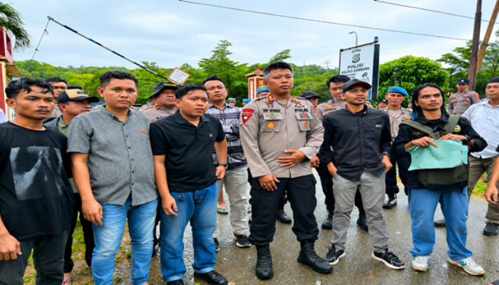 Permintaan Maaf Tak Cukup! Mahasiswa Bombana Kepung Polres, Tuntut Evaluasi Kapolres