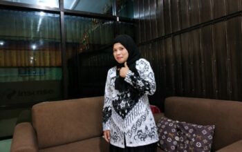 Diantar Rekan Guru, Syahrina Resmi Pimpin SD Inpres Tallo Baru II Makassar