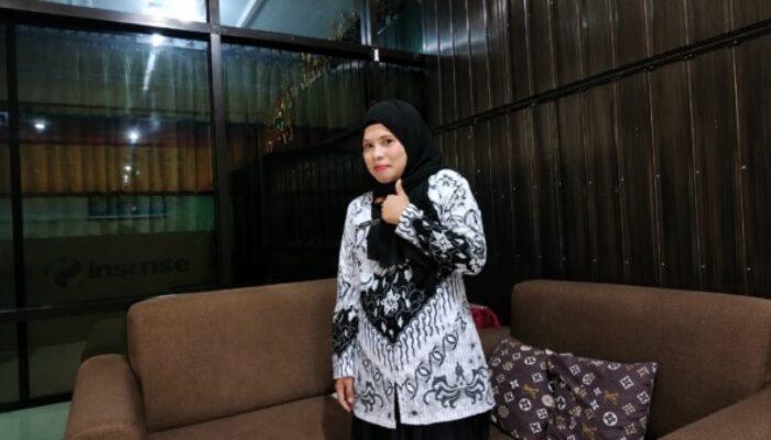 Diantar Rekan Guru, Syahrina Resmi Pimpin SD Inpres Tallo Baru II Makassar