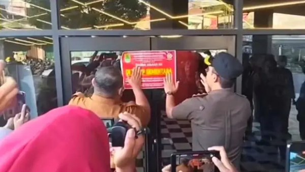 Helen’s Night Mart Tersandung Kasus Pesta Gay, Tiga Pengelola Terancam 9 Tahun Penjara