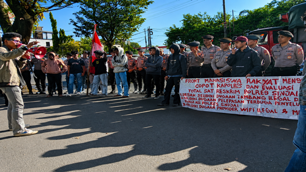 Dugaan Tambang Ilegal hingga Penyelundupan LPG Disorot, Mahasiswa Kepung Polda Sulsel