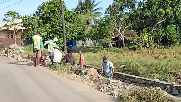 Diduga Proyek Siluman, Drainase di Canrego Dikerjakan Tanpa Papan Informasi