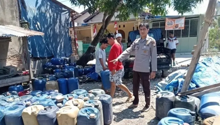 Borong Solar dan Pertalite di SPBU, Penimbun BBM Diciduk Polisi