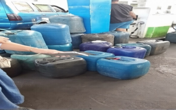 Rakyat Berebut Tetesan Solar, Kelompok Pelangsir Diduga Menguras Kuota SPBU Bungadidi