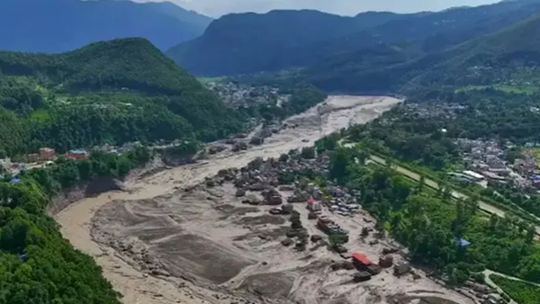 Perbatasan Nepal-China Diterjang Banjir Bandang, 384 Wisatawan Hilang