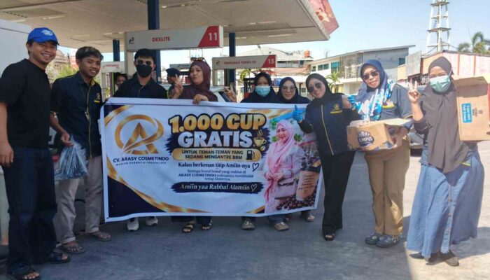 Arashi Cosmetindo Bagikan 1.000 Cup Coffee Gratis untuk Warga di Antrean BBM 