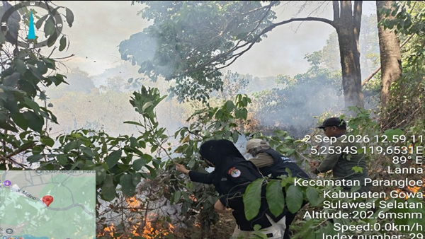 Polhut Bergerak Cepat, Api Kebakaran Lahan Lanna Gowa Dipadamkan