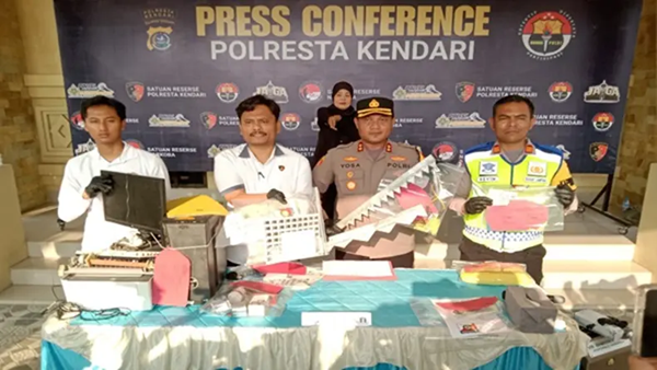 Polisi Ringkus Tiga Pemalsu STNK di Kendari, Uang Hasil Kejahatan untuk Sabu dan Judol
