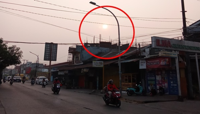 Asap Karhutla “Numpang Lewat” ke Makassar, Warga Kebagian Risiko