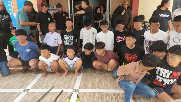 Serangan Geng Motor “Bocil” Berujung Maut, Mahasiswa Tewas dengan Luka Parang